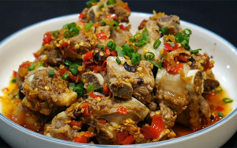 湘味佳肴_阿来豆豉辣椒蒸排骨，品味传统与创新的美妙交融(湘菜阿来豆豉辣椒蒸排骨) 湘味佳肴_阿来豆豉辣椒蒸排骨，品味传统与创新的美妙交融(湘菜阿来豆豉辣椒蒸排骨) 饮食拾萃