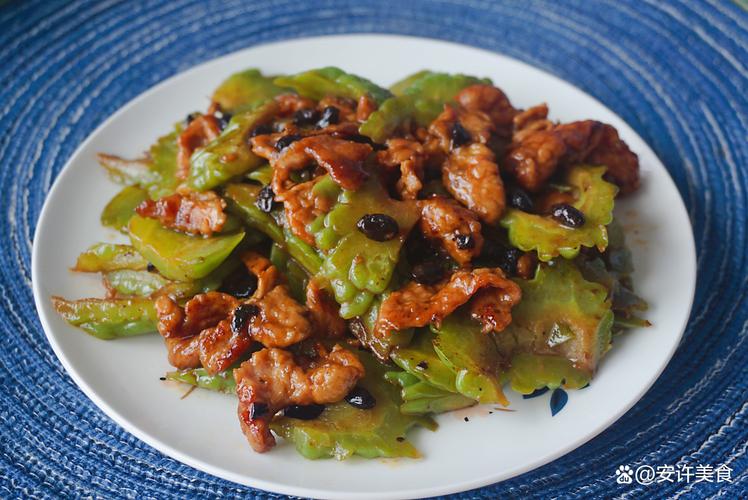 湘味飘香_西葫芦炒牛肉的独特魅力(西葫芦炒牛肉湘菜做法) 湘味飘香_西葫芦炒牛肉的独特魅力(西葫芦炒牛肉湘菜做法) 饮食拾萃