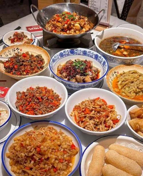 湘菜美食盛宴，团购平台带你领略湖南风味(湘菜美食套餐团购平台) 湘菜美食盛宴，团购平台带你领略湖南风味(湘菜美食套餐团购平台) 饮食拾萃
