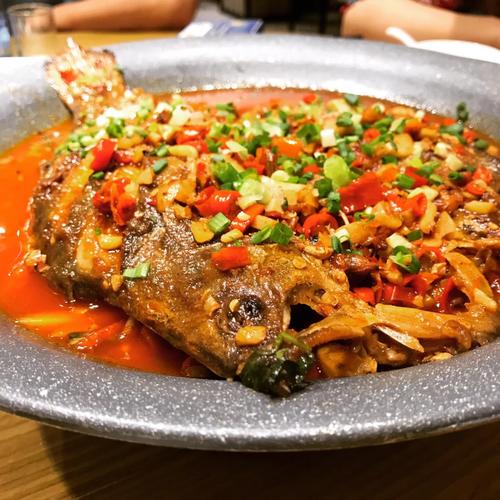 湘菜青椒桂花鱼,匠心独运的鱼香诱惑(湘菜青椒桂花鱼做法) 湘菜青椒桂花鱼,匠心独运的鱼香诱惑(湘菜青椒桂花鱼做法) 饮食拾萃