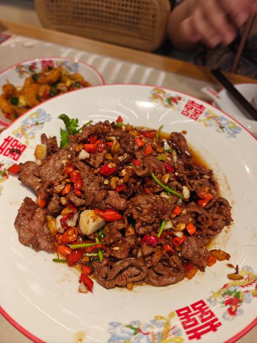 湘韵浓香，牛肉丝与红萝卜的完美邂逅_介绍红萝卜牛肉丝湘菜的制作艺术(红萝卜牛肉丝湘菜做法) 湘韵浓香，牛肉丝与红萝卜的完美邂逅_介绍红萝卜牛肉丝湘菜的制作艺术(红萝卜牛肉丝湘菜做法) 饮食拾萃
