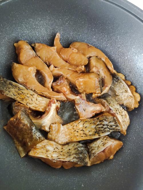 湘韵盎然，紫苏焖鱼的独特魅力(紫苏焖鱼的湘菜做法) 湘韵盎然，紫苏焖鱼的独特魅力(紫苏焖鱼的湘菜做法) 饮食拾萃